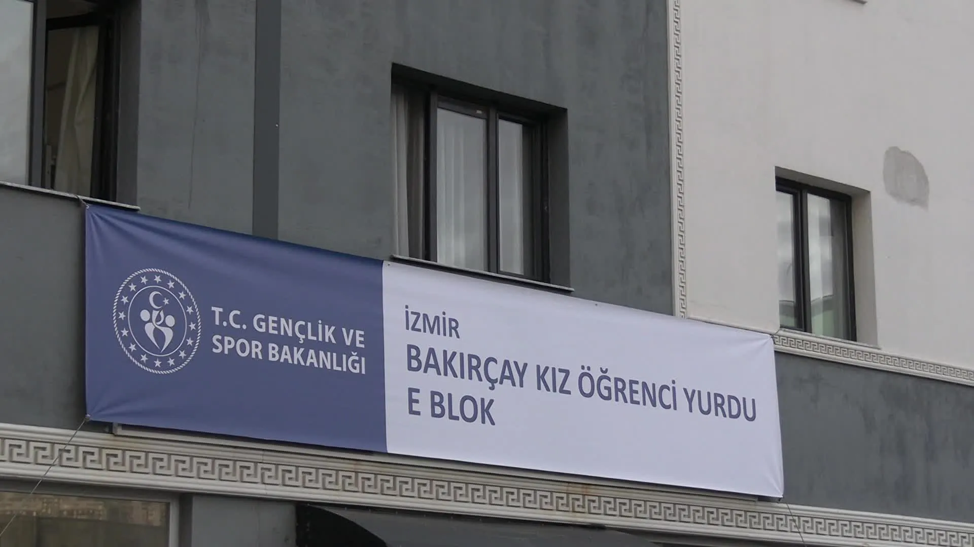 İzmir’deki KYK yurdu iddialarıyla ilgili CHP’den açıklama… CHP İzmir İl Gençlik Kolları Başkanı Çelik: Bu korku düzenine boyun eğmiyoruz, sorumlular hesap verecek